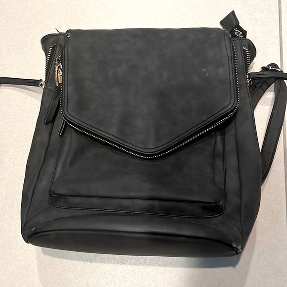 Tonni triple compartment backpack by violet ray - Picture 2 of 8